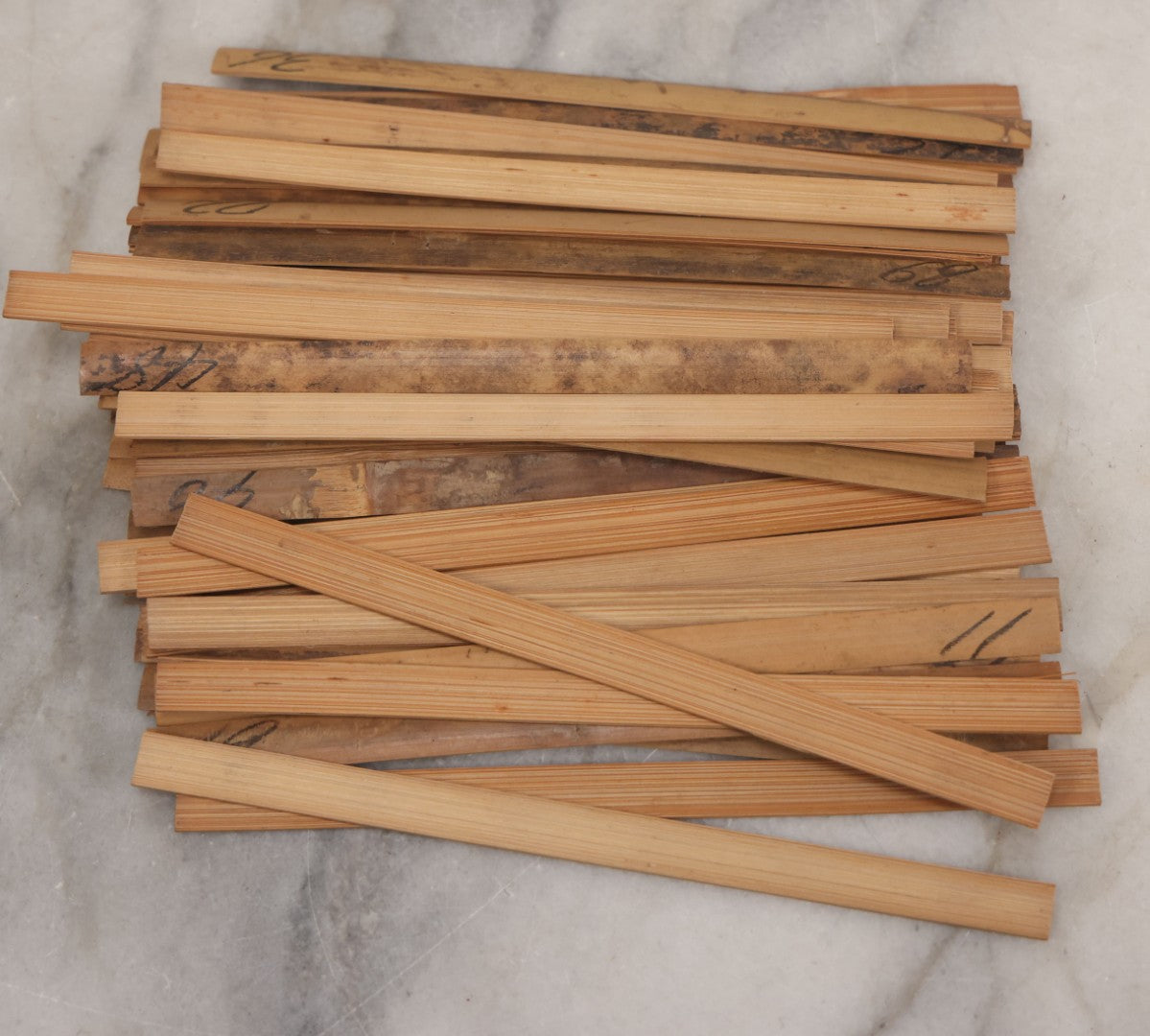 Lot 049 - Antique "Chi Chi" Chinese Fortune Teller Game, Bamboo Fortune Telling Sticks, "The Oldest Known Method Of Fortune Telling In The World," Copyright 1915, The Pacific Dry Goods Co., San Francisco, California, With Original Instructions