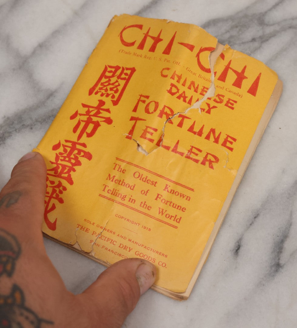 Lot 049 - Antique "Chi Chi" Chinese Fortune Teller Game, Bamboo Fortune Telling Sticks, "The Oldest Known Method Of Fortune Telling In The World," Copyright 1915, The Pacific Dry Goods Co., San Francisco, California, With Original Instructions
