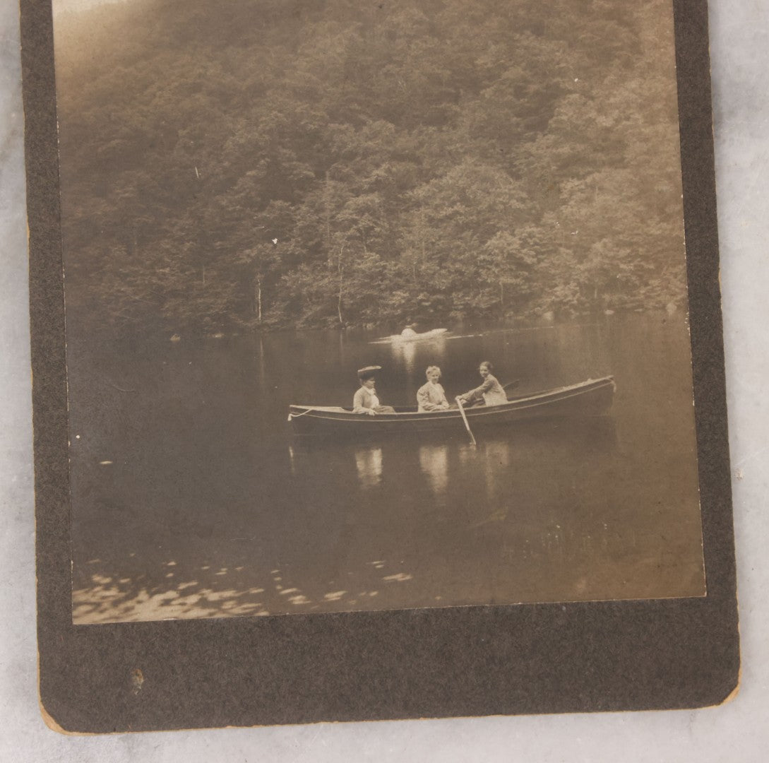 Lot 105 - Antique Cabinet Card Photograph Of Three Women Identified As Molly Sylvester And Sister With Ida, Rowing In Profile Lake With The Old Man Of The Mountain In Background, White Mountains, New Hampshire