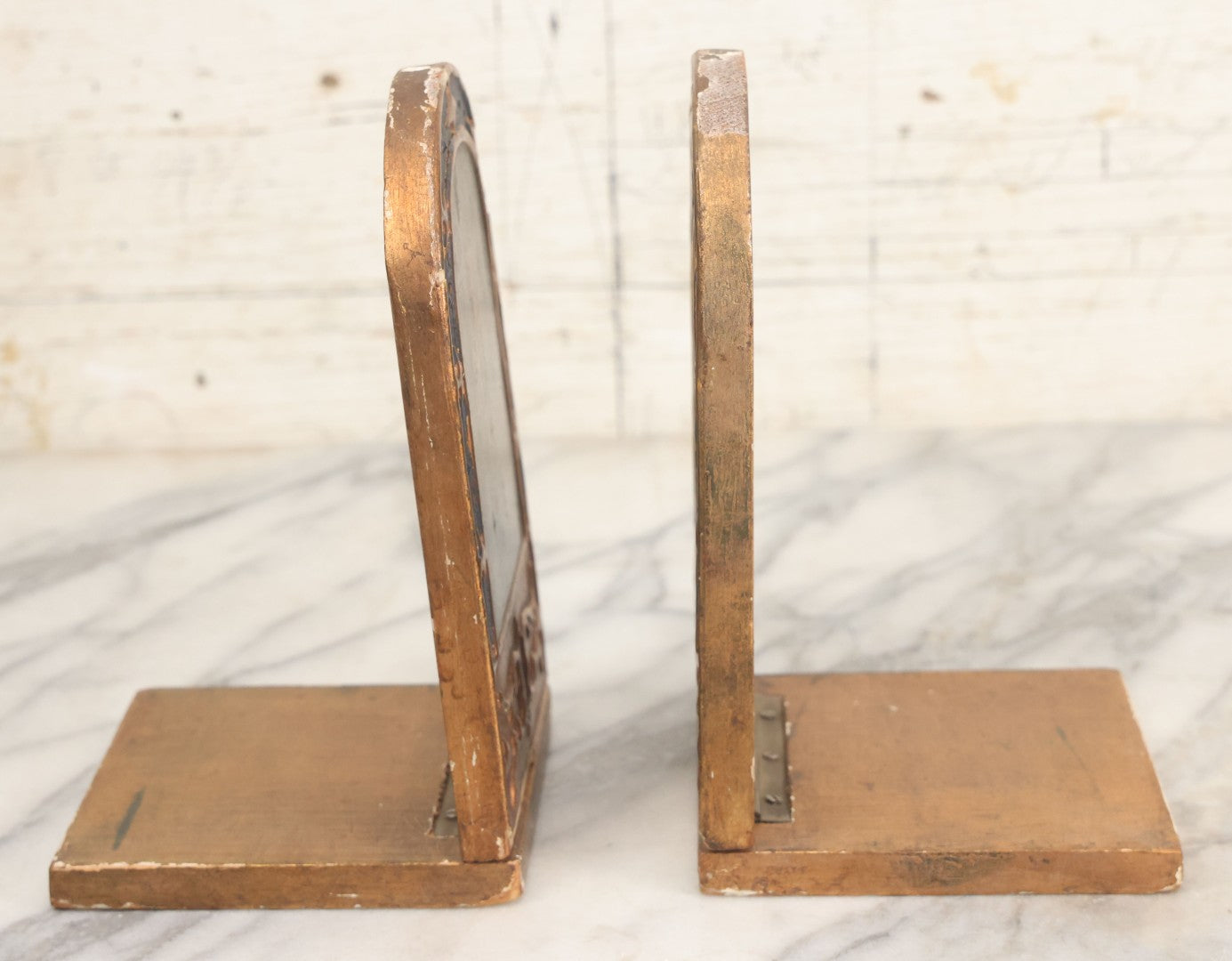 Lot 023 - Pair Of Vintage Florentine Art Folding Wood Bookends With Images Of Leonardo De Vinci, And Peter Paul Rubens