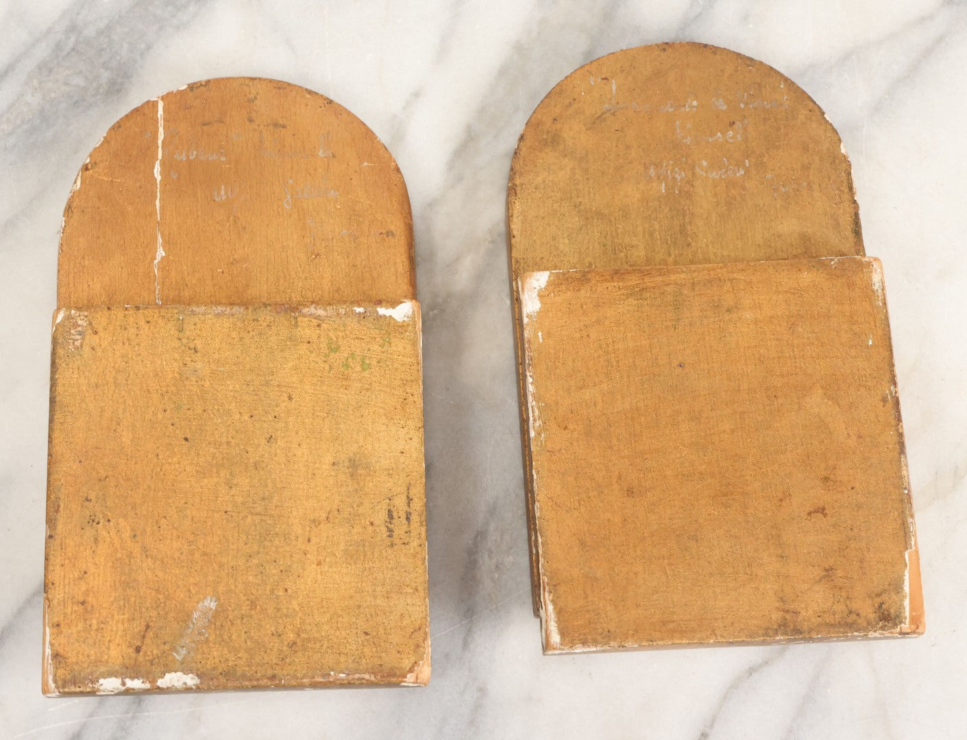 Lot 023 - Pair Of Vintage Florentine Art Folding Wood Bookends With Images Of Leonardo De Vinci, And Peter Paul Rubens
