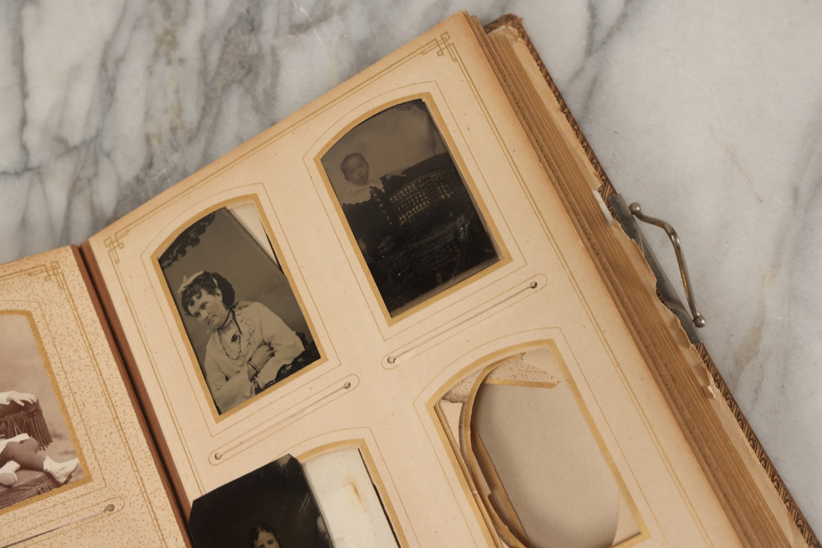 Lot 066 - Antique Victorian Photo Album With 22 Cabinet Cards, 27 Carte De Visite C.D.V.s, And Ten Tintypes, Of The Knight Family And Others