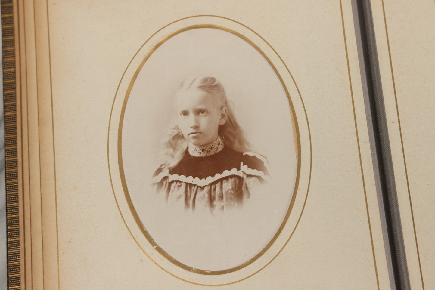 Lot 067 - Antique Victorian Cabinet Card Photo Album With Thirteen Cabinet Card Portrait Photographs Of The Seavey Family, Including Many Photos With Identification