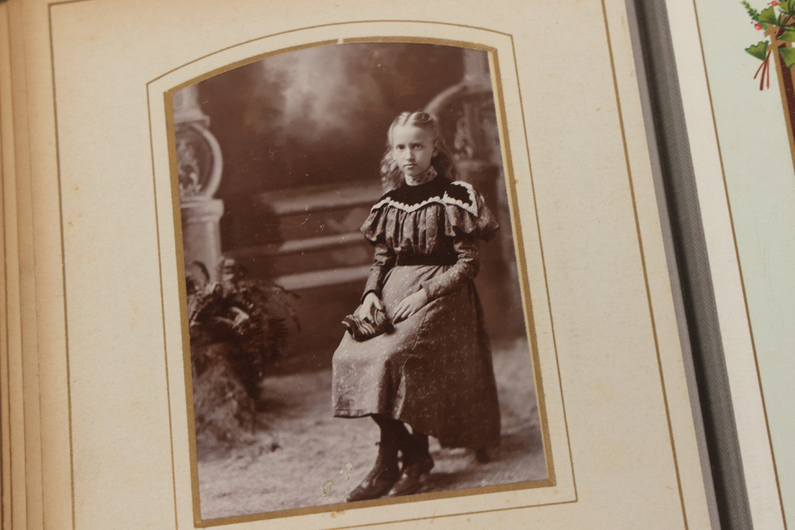 Lot 067 - Antique Victorian Cabinet Card Photo Album With Thirteen Cabinet Card Portrait Photographs Of The Seavey Family, Including Many Photos With Identification