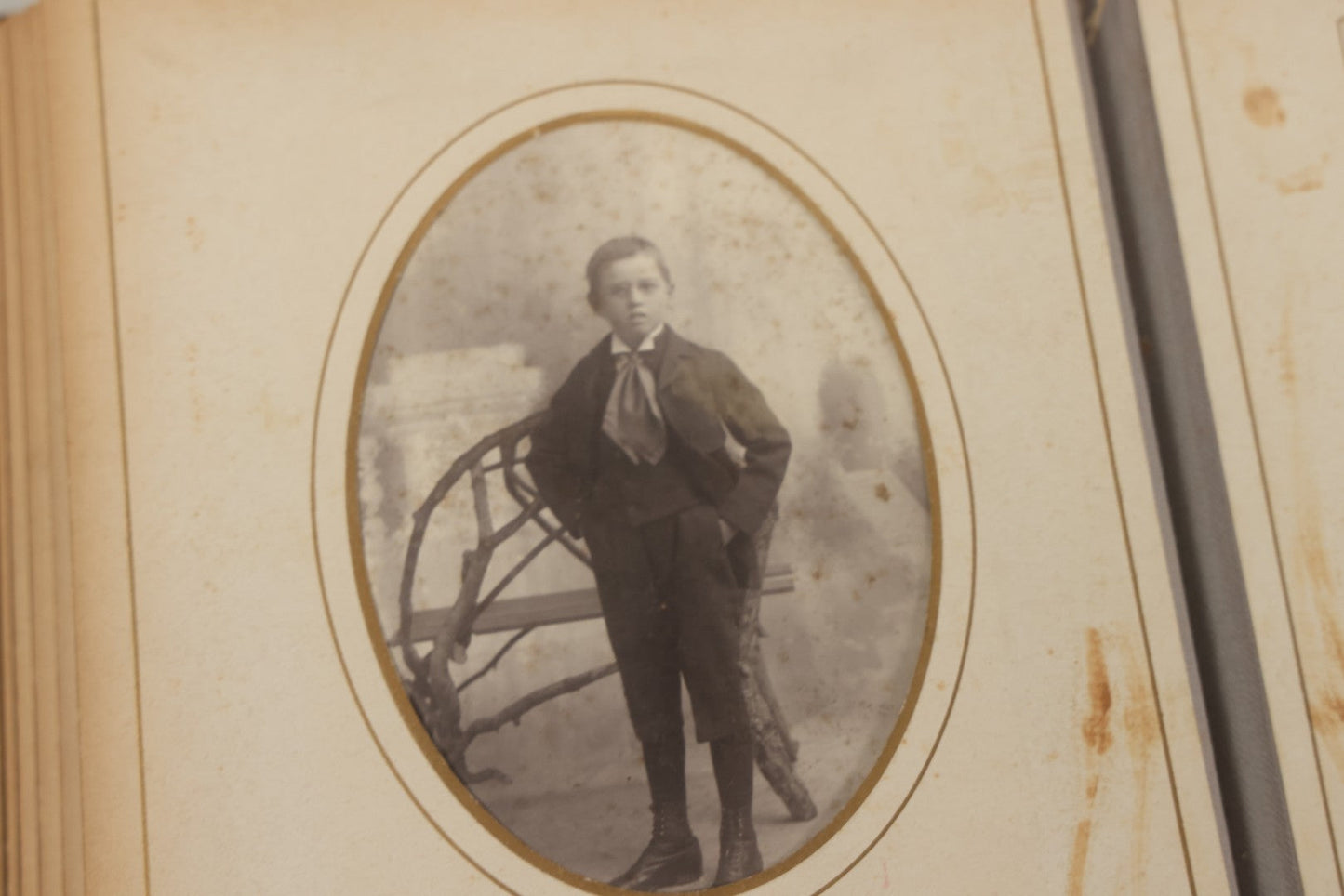 Lot 067 - Antique Victorian Cabinet Card Photo Album With Thirteen Cabinet Card Portrait Photographs Of The Seavey Family, Including Many Photos With Identification