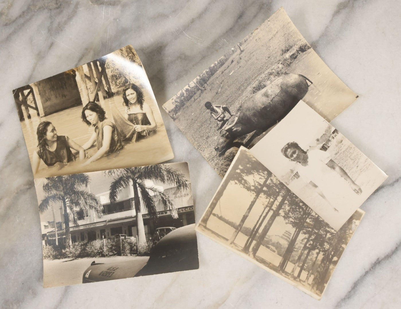 Lot 071 - Grouping Of 32 Vintage Black And White Photographs Of Indigenous Peoples Including Picture Of Man Performing Tribal Dance And Purported Headhunter Tribe Of New Guinea