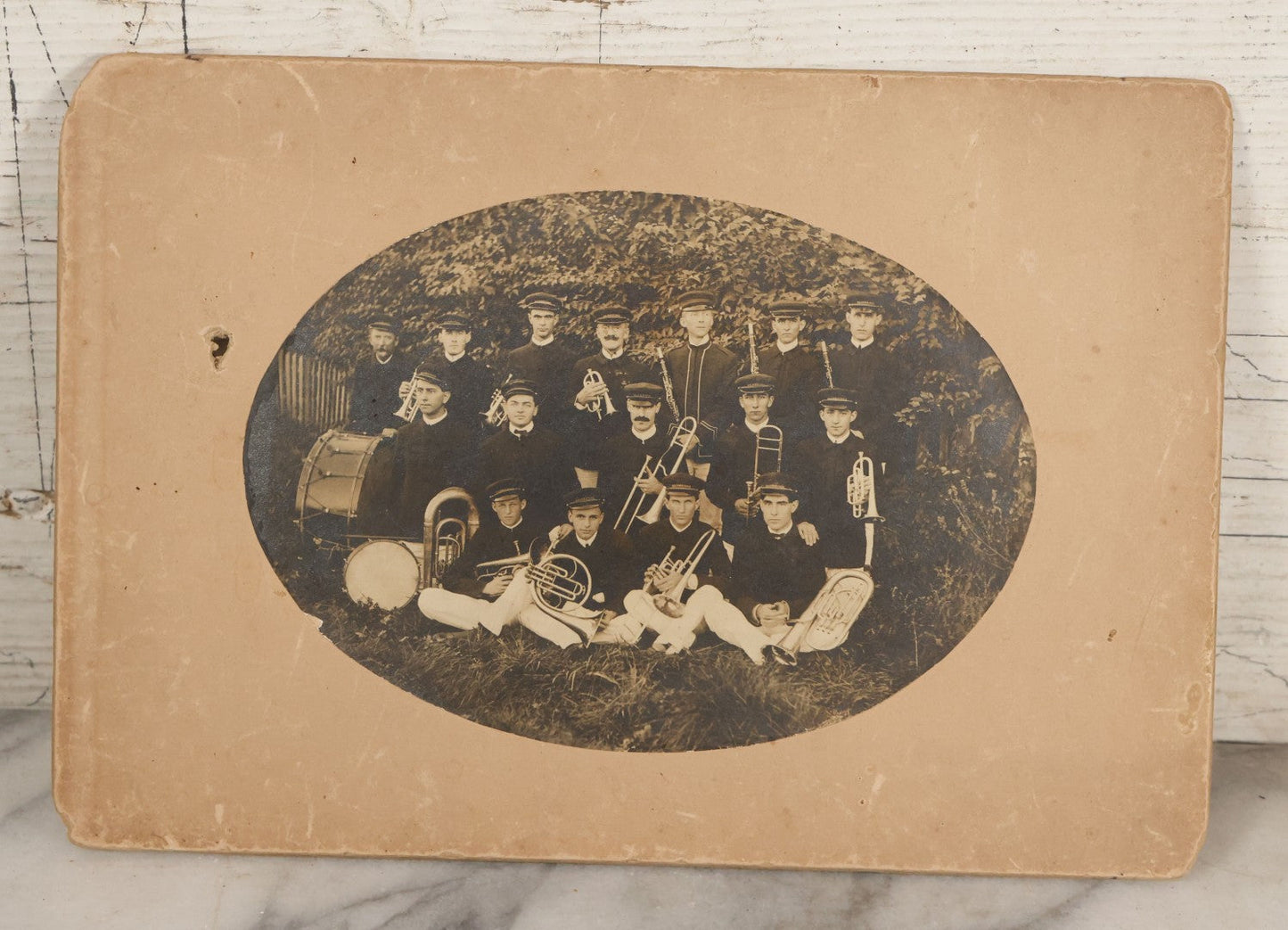 Lot 091 - Antique Boarded Photograph Of The Bainbridge Brass Band In Summer 1905 Posing Outdoors With Instruments