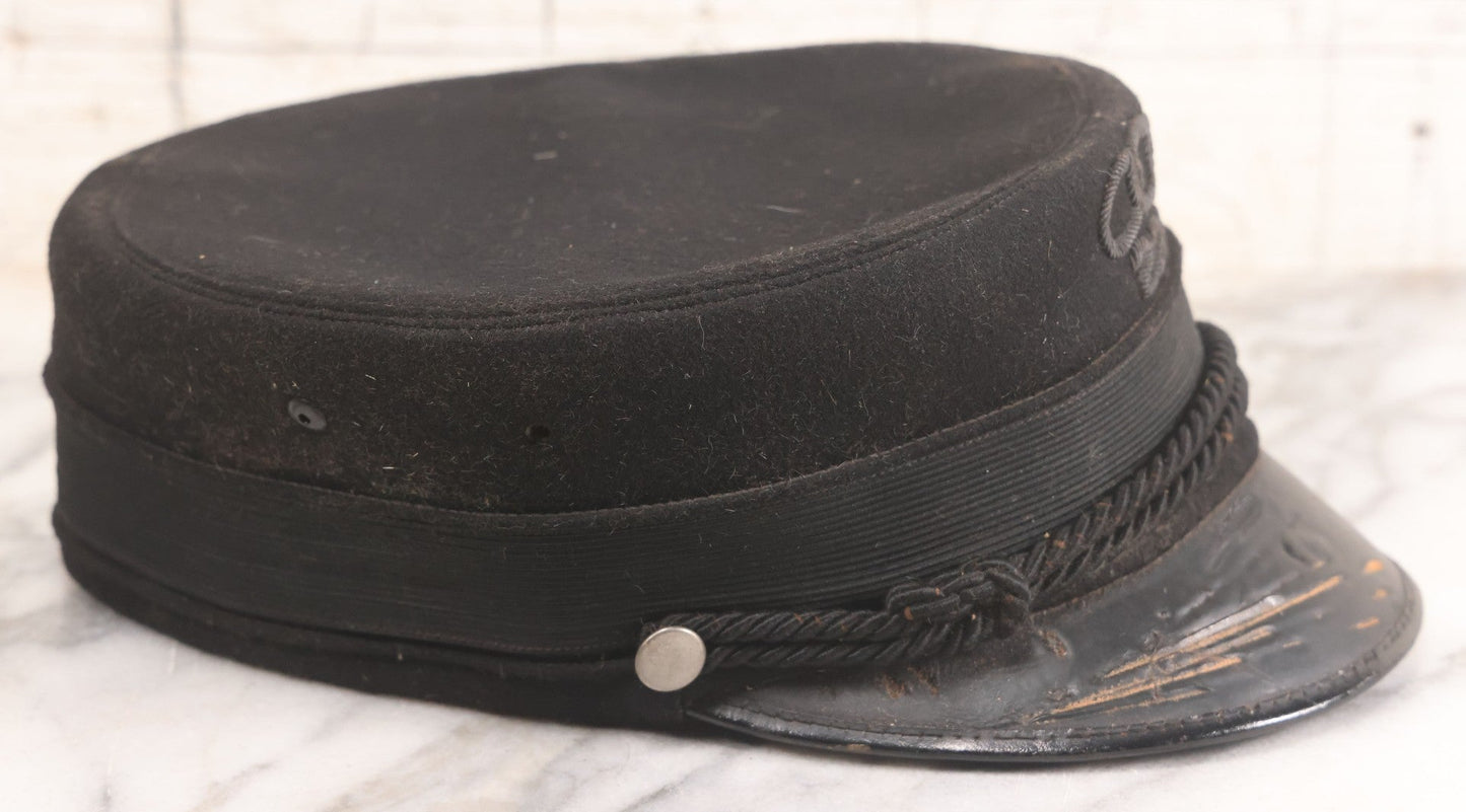 Lot 017 - Antique Odd Fellows I.O.O.F. Lodge No. 223 Uniform Cap With Three Links Motif Manufactured By H.D. Bowker, Milford, Massachusetts, Size 7-1/8, Marked "Shawmade," Note Wear To Visor