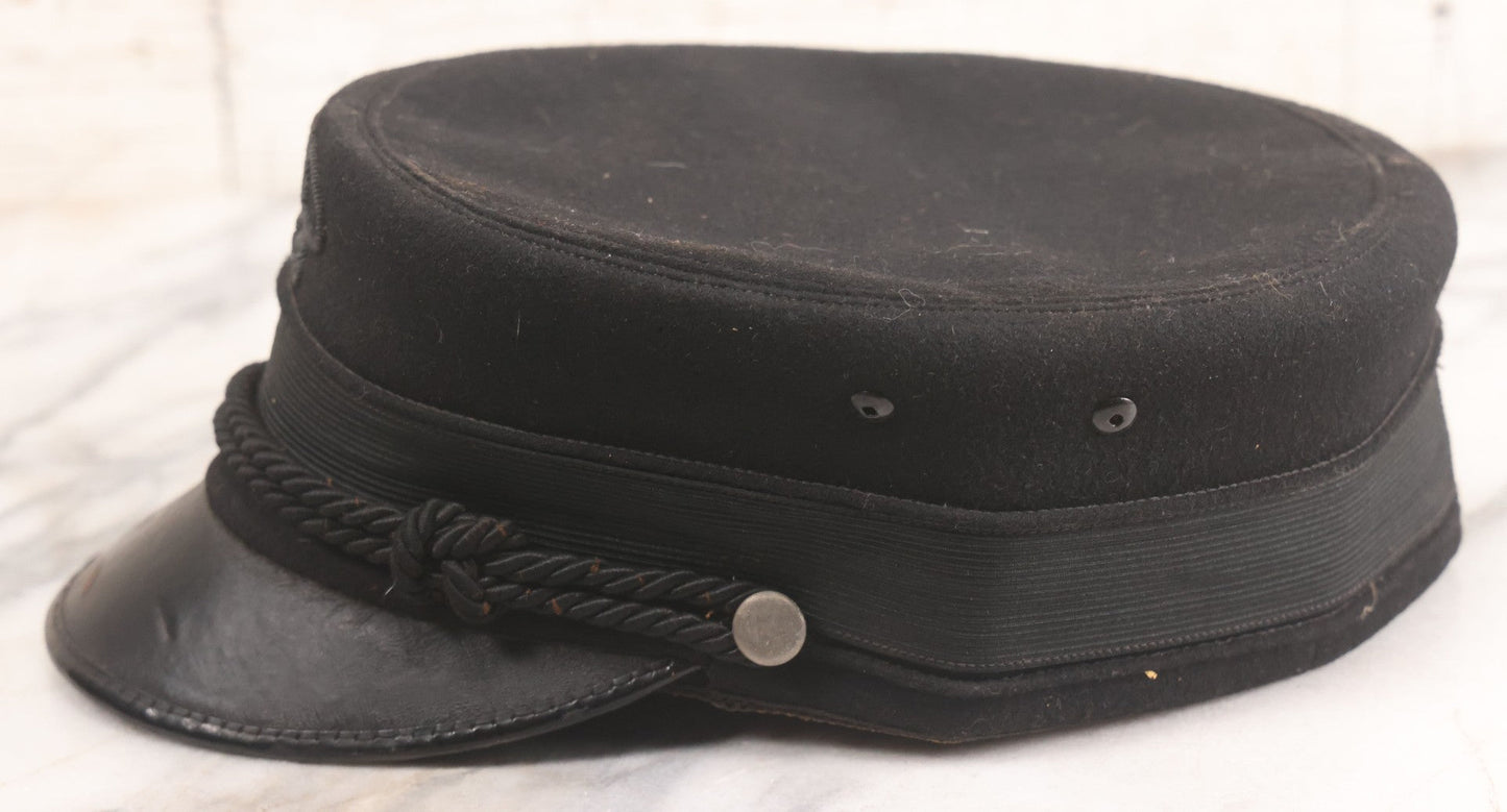 Lot 017 - Antique Odd Fellows I.O.O.F. Lodge No. 223 Uniform Cap With Three Links Motif Manufactured By H.D. Bowker, Milford, Massachusetts, Size 7-1/8, Marked "Shawmade," Note Wear To Visor