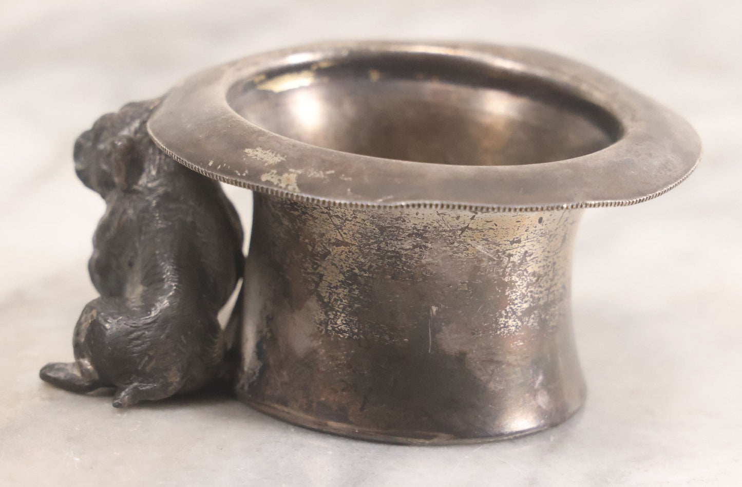 Lot 025 - Antique Souvenir Silverplate Metal Toothpick Holder With Bulldog Figure, Souvenir Of Statue Of Liberty, New York City, Manufactured By Kronheimer Oldenbusch & Co., 1-1/2" Height