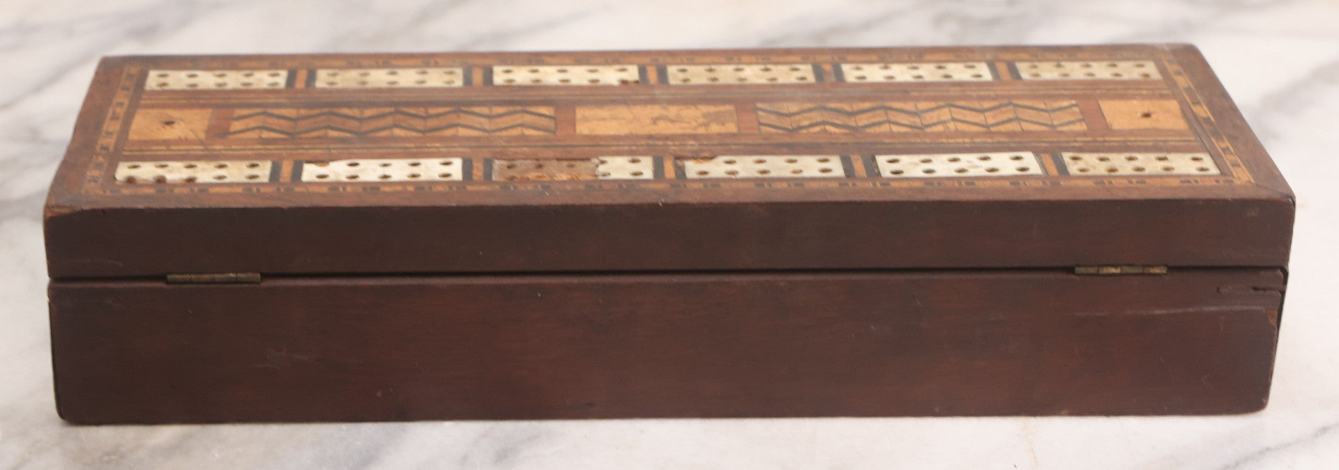 Lot 049 - Antique Inlaid Cribbage Board Box With Zig-Zag Pattern, Bone Inlay, Other Decorations, Red Velvet Interior With Center Compartment, Note Losses
