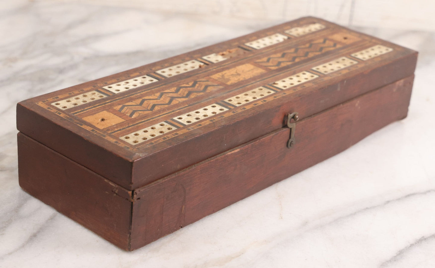 Lot 049 - Antique Inlaid Cribbage Board Box With Zig-Zag Pattern, Bone Inlay, Other Decorations, Red Velvet Interior With Center Compartment, Note Losses
