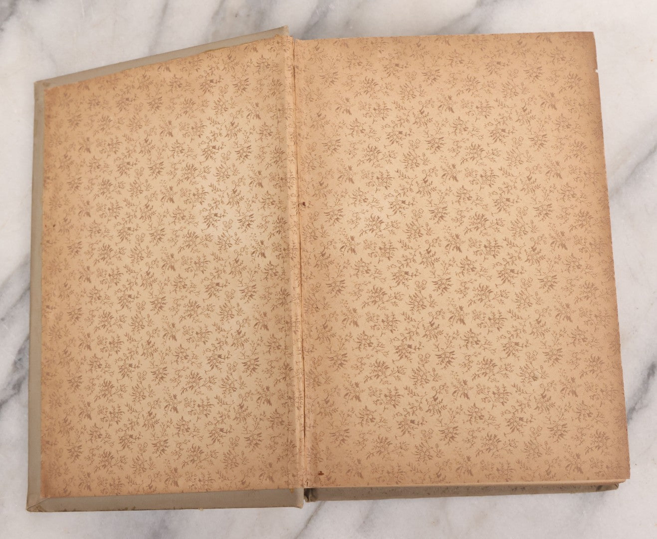 Lot 066 - "Men And Issues Of '92, A Grand National Portrait Gallery Containing Photographs Of Leading Men Of All Parties" Antique Book By James P. Boyd Covering The Candidates And Issues Of The U.S. Presidential Election, 1892, Publishers Union