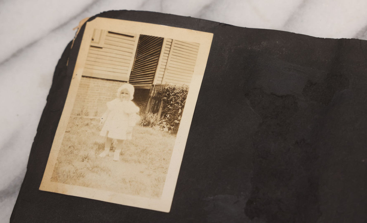 Lot 086 - Pair Of Rough Condition Vintage Snapshot Photo Albums With Dozens Of Photos Including Many Taken On And Around Heinz Pier, Atlantic City, New Jersey, And Other Lakes And Beaches In Upstate, New York