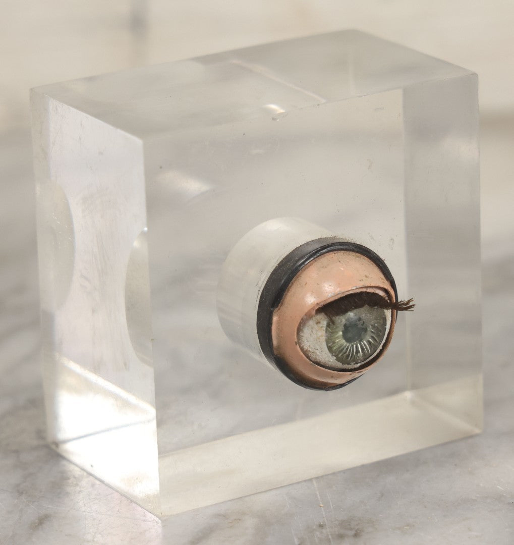 Lot 026 - Vintage Novelty Eyeball Lucite Paperweight, Eye Opens And Closes