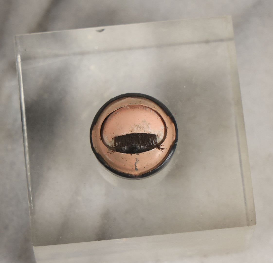 Lot 026 - Vintage Novelty Eyeball Lucite Paperweight, Eye Opens And Closes