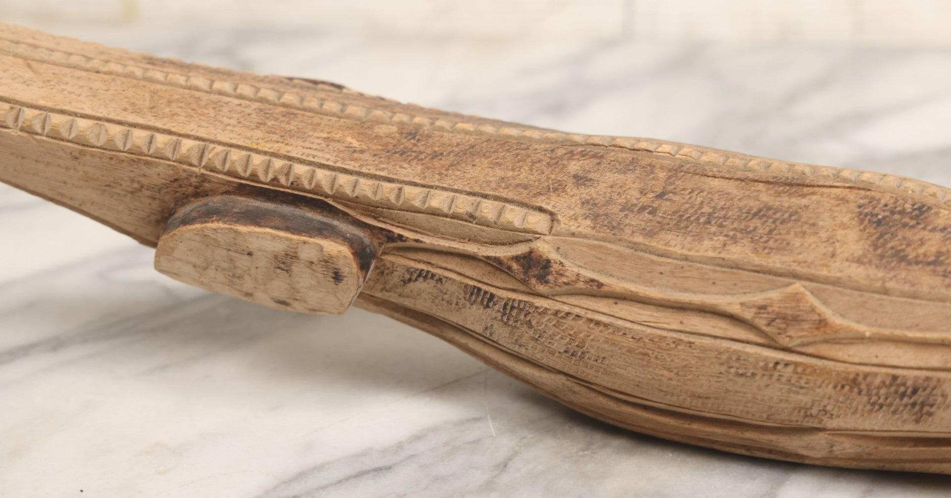 Lot 037 - Vintage African Tourist Collectible Figural Crocodile Lizard Wood Carving With Painted And Wood Burned Details Lourenço Marques (Maputo), Mozambique, Dated 1946, 22-1/2" Length