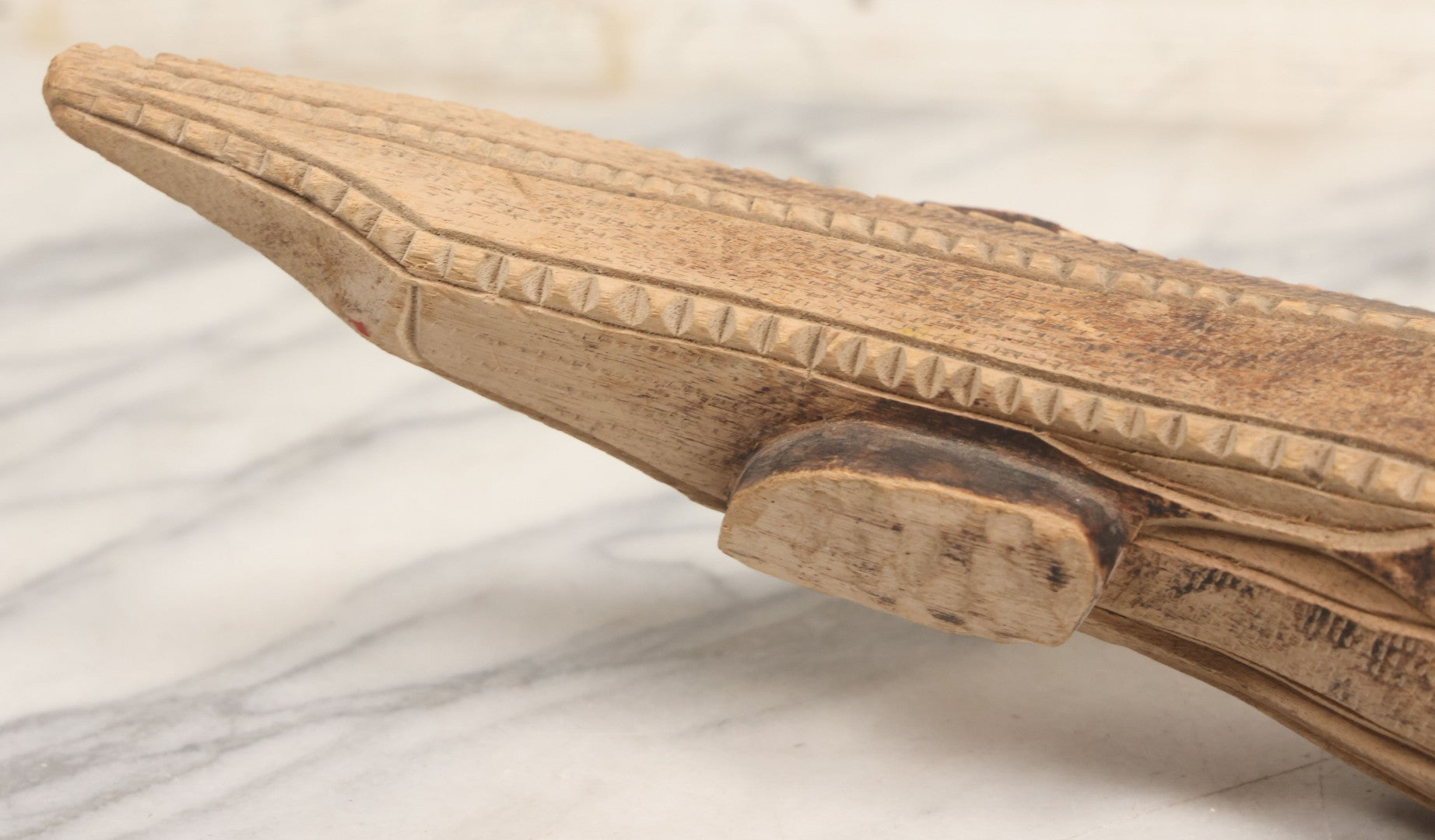 Lot 037 - Vintage African Tourist Collectible Figural Crocodile Lizard Wood Carving With Painted And Wood Burned Details Lourenço Marques (Maputo), Mozambique, Dated 1946, 22-1/2" Length