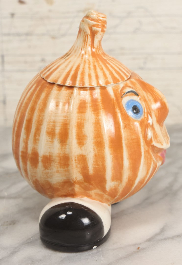 Lot 043 - Vintage Ceramic Anthropomorphic Onion Kitchen Jar, Copyright Gare Inc. 1973, 6" Height