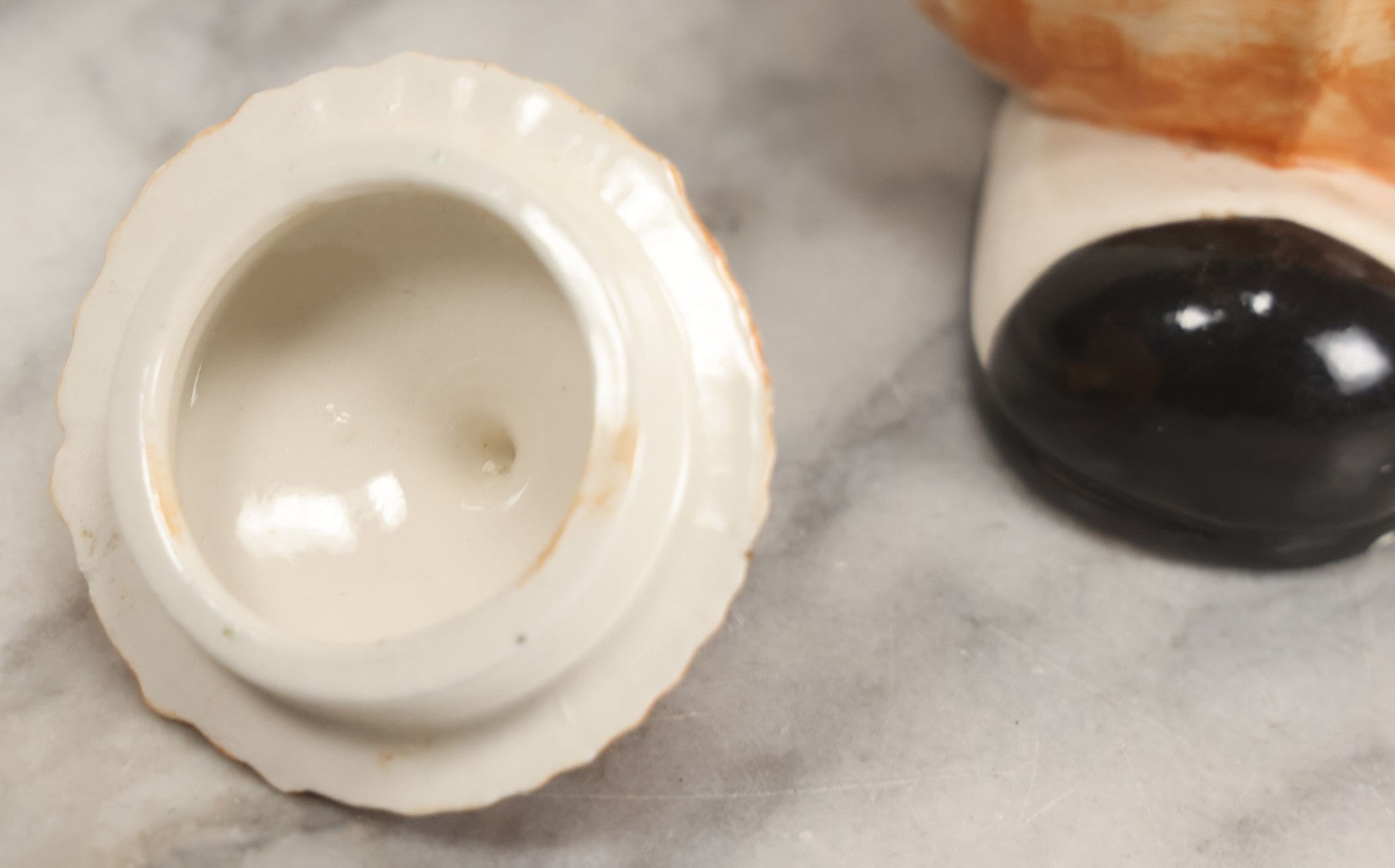 Lot 043 - Vintage Ceramic Anthropomorphic Onion Kitchen Jar, Copyright Gare Inc. 1973, 6" Height