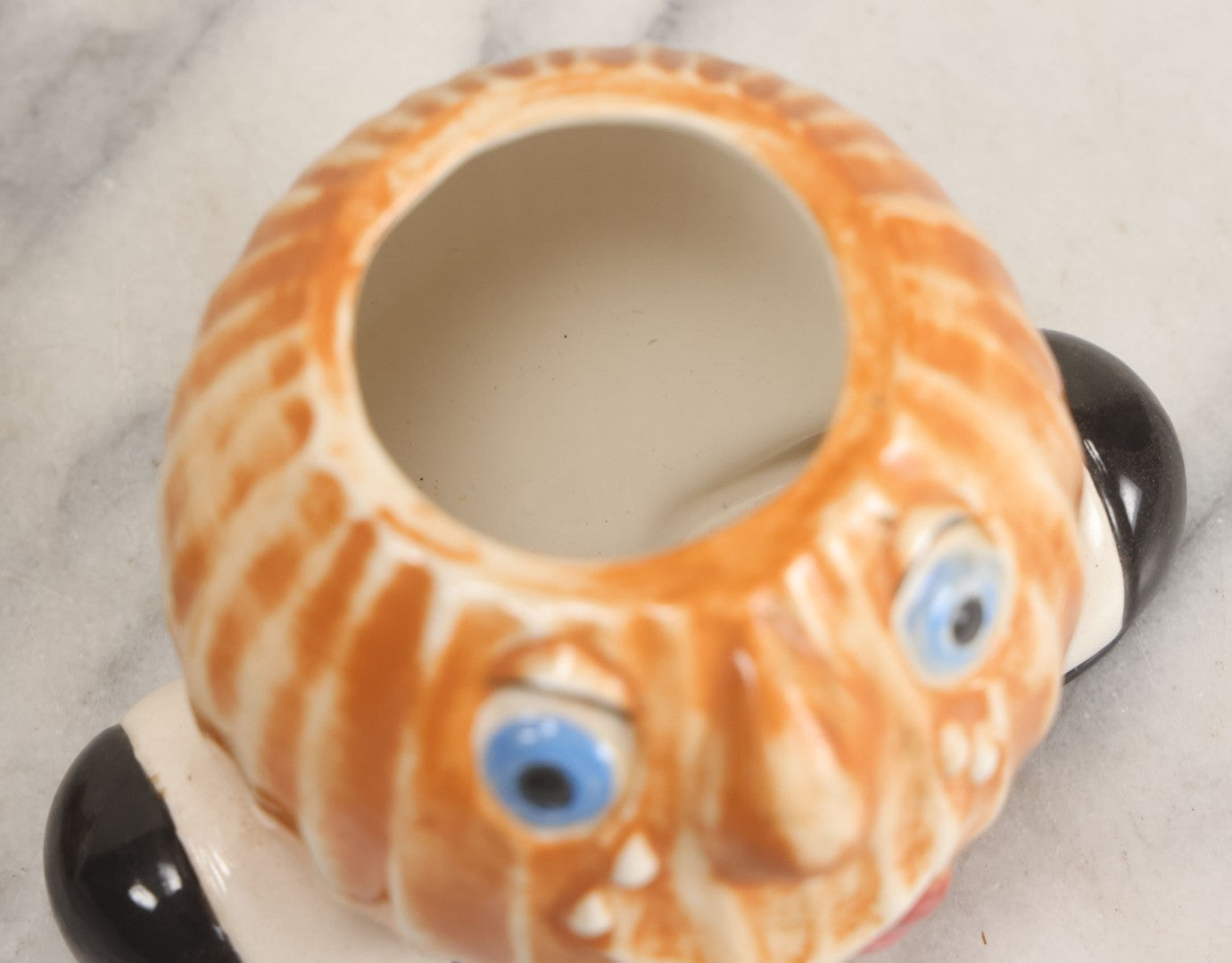 Lot 043 - Vintage Ceramic Anthropomorphic Onion Kitchen Jar, Copyright Gare Inc. 1973, 6" Height