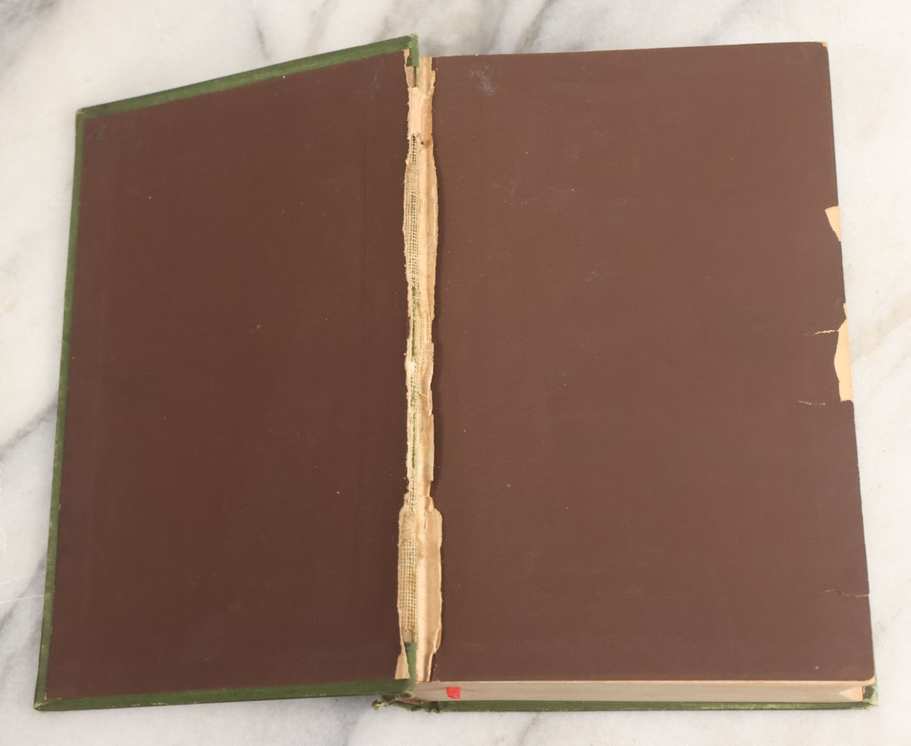 Lot 055 - "The Ingoldsby Legends Or Mirth And Marvels" Antique Book By Thomas Ingoldsby, Pseudonym Of Richard Harris Barham, Collection Of Myths Legends And Ghost Stories Illustrated, Porter & Coates Publisher, Circa 1880