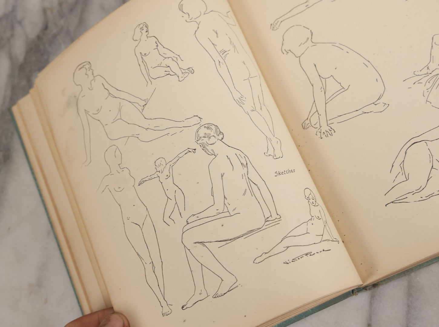 Lot 061 - "Anatomy And Drawing" Vintage Book By Victor Perard With Over One Thousand Illustrations Published By The Author, Third Edition, Fourth Printing, 1940