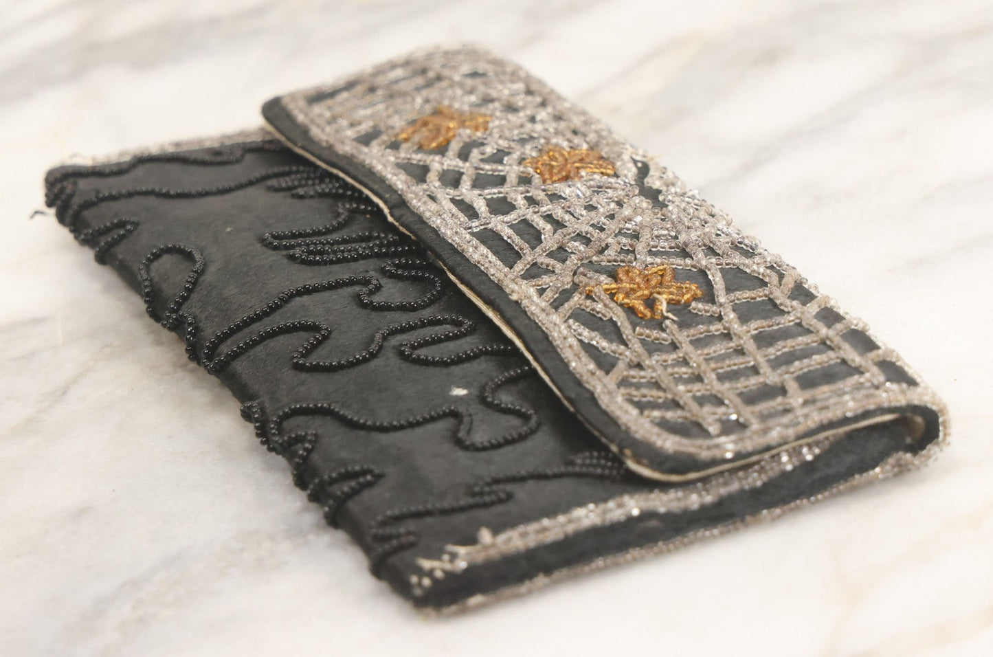 Lot 063 - Vintage Beaded Spider Web Clutch Purse With Original Pocket Mirror