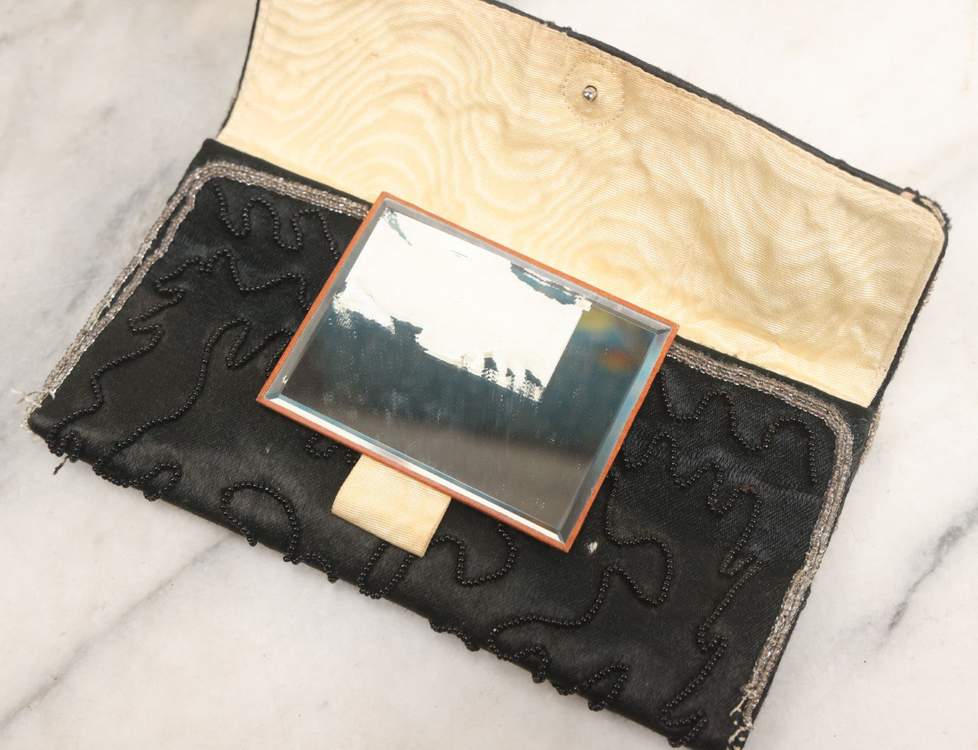 Lot 063 - Vintage Beaded Spider Web Clutch Purse With Original Pocket Mirror