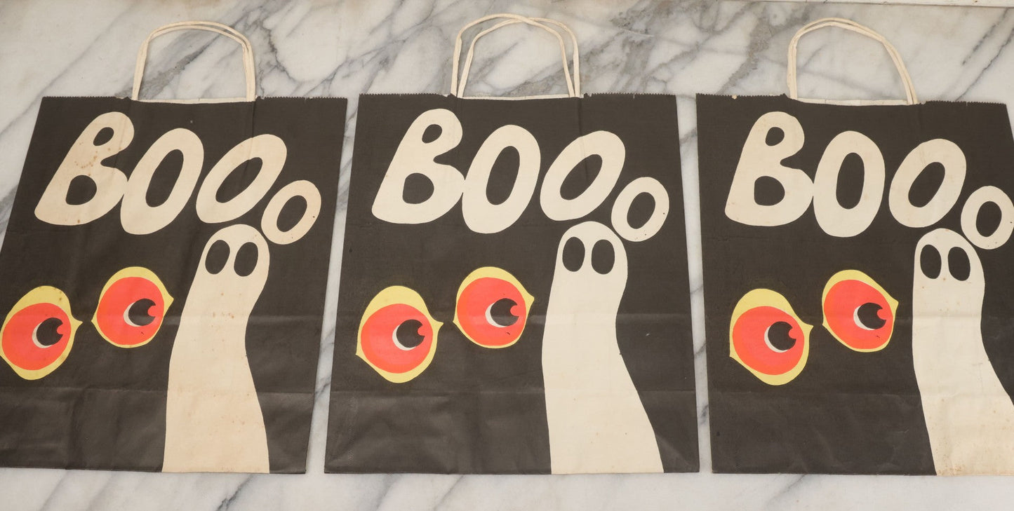 Lot 069 - Grouping Of Three "Booo" Trick Or Treat Halloween Paper Bags With Ghost, Spooky Cat Eyes Made By Duro Paper Bag Manufacturing Co., Ludlow, Kentucky, Boo Design W.T.G. #99-F