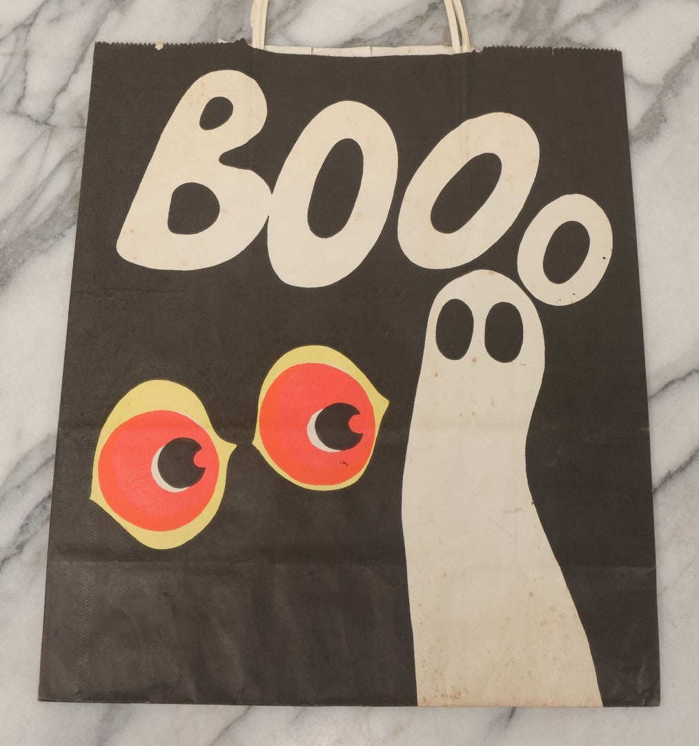 Lot 069 - Grouping Of Three "Booo" Trick Or Treat Halloween Paper Bags With Ghost, Spooky Cat Eyes Made By Duro Paper Bag Manufacturing Co., Ludlow, Kentucky, Boo Design W.T.G. #99-F