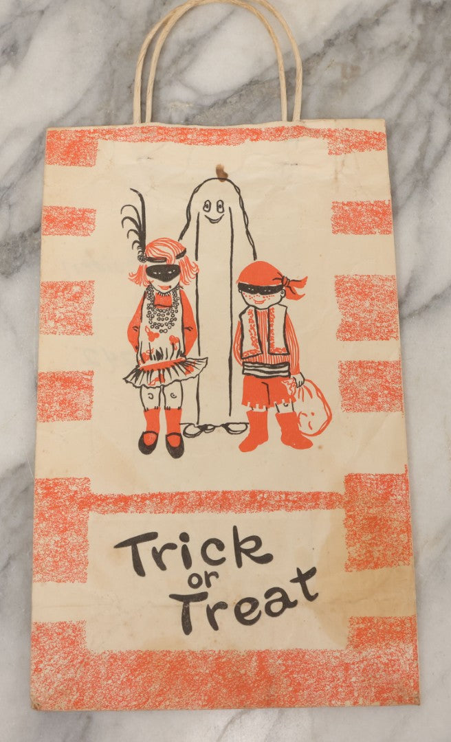 Lot 070 - Grouping Of Three "Trick Or Treat" Halloween Paper Bags With Ghost, Children In Costumes With Names Written In Sharpie Made By Duro Paper Bag Manufacturing Co., Ludlow, Kentucky, Trick Or Treat Design No. 6X