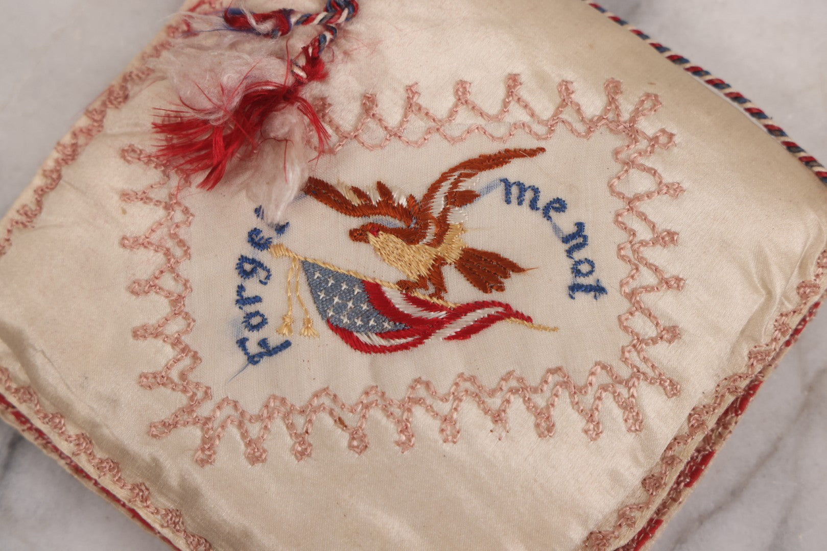 Lot 019 - Antique World War One Commemorative Souvenir "Forget-Me-Not" Silk Pillow Pouch With 48-Star Flag, Graphics Of Soldier And Sweetheart, "Spirit Of 1917"