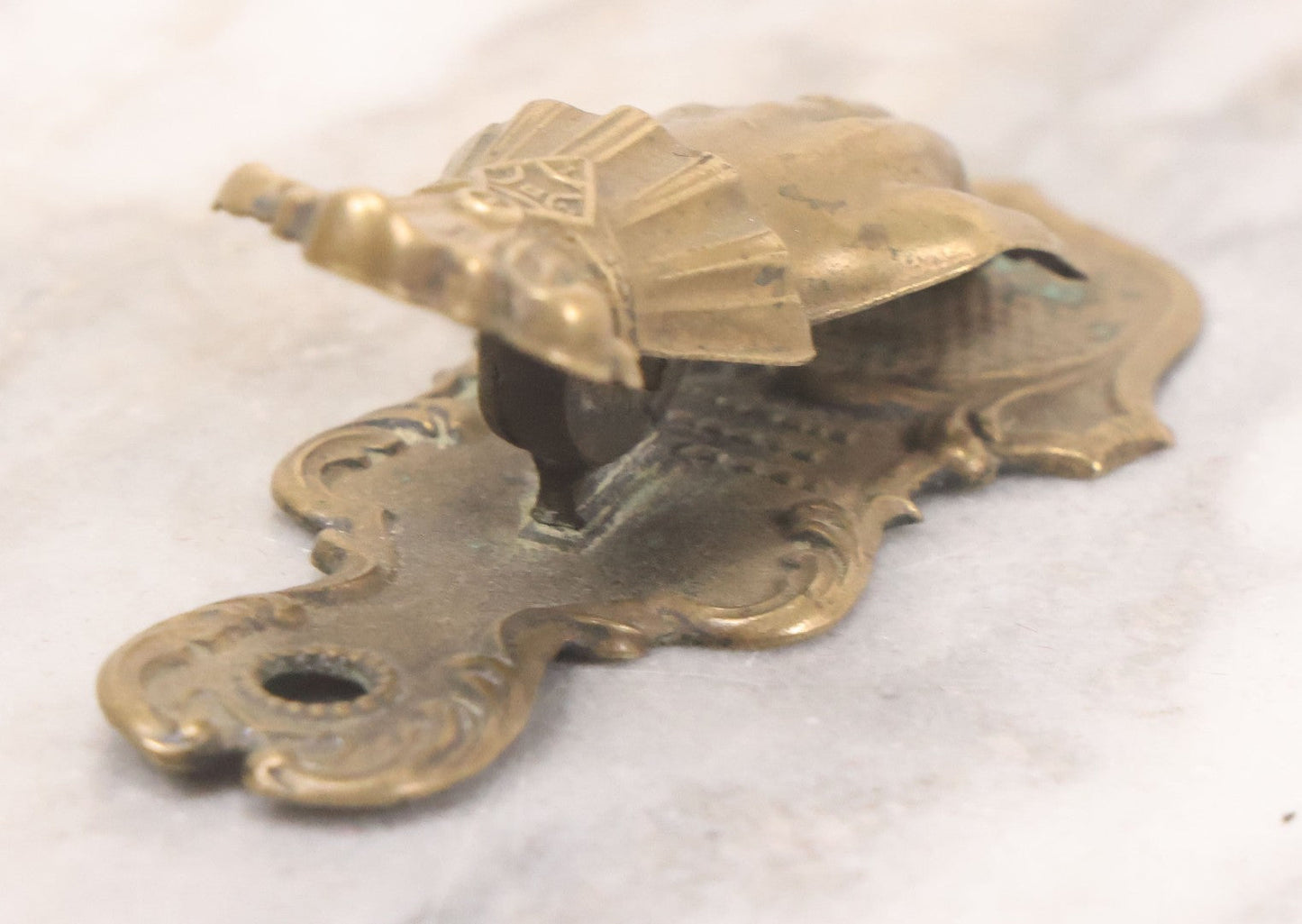 Lot 028 - Antique Victorian Pressed Brass Hand Paper Clip Manufactured By J&B Ratcliffe, Patentees, Birmingham, England, 4" Height