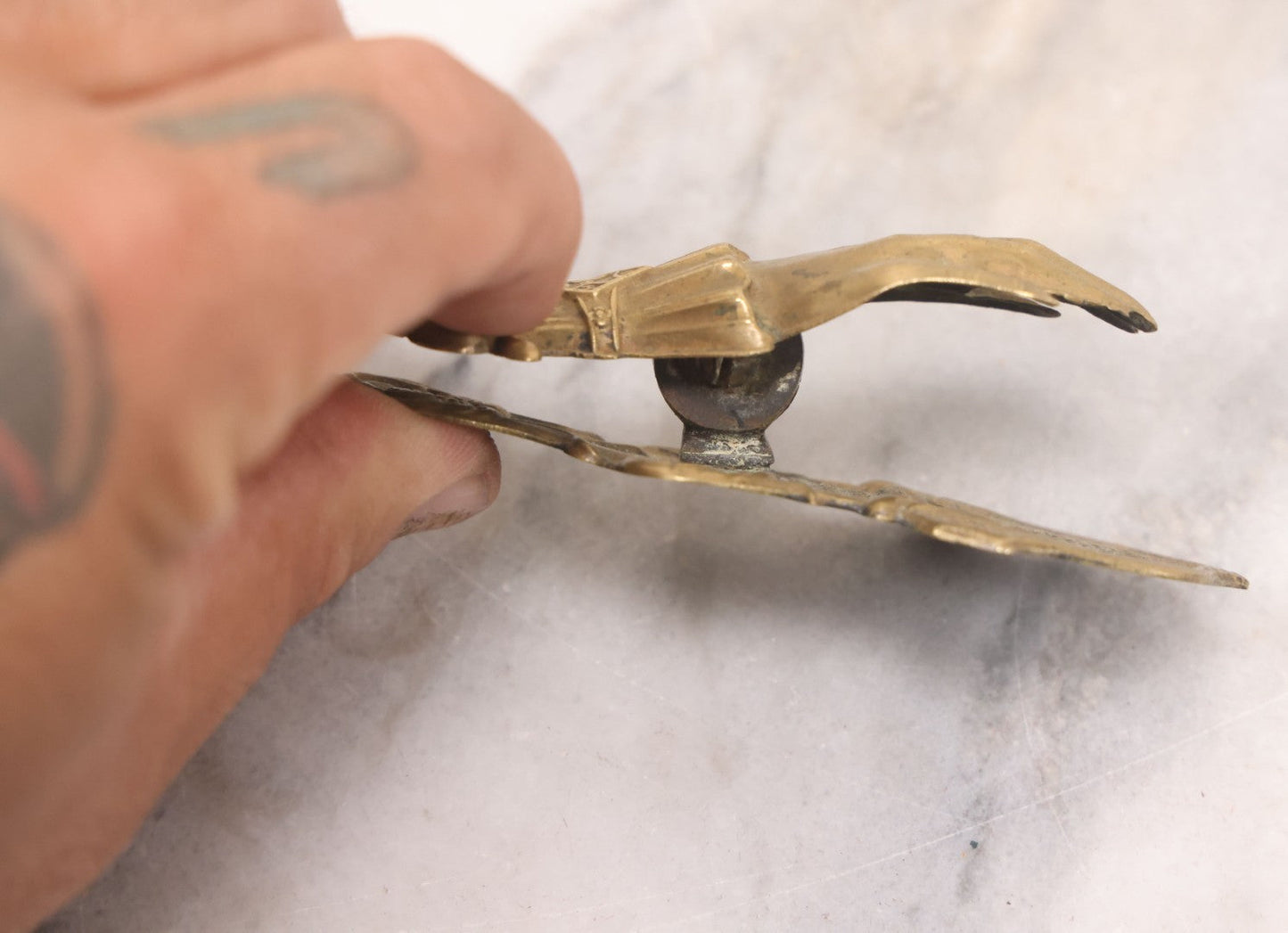 Lot 028 - Antique Victorian Pressed Brass Hand Paper Clip Manufactured By J&B Ratcliffe, Patentees, Birmingham, England, 4" Height