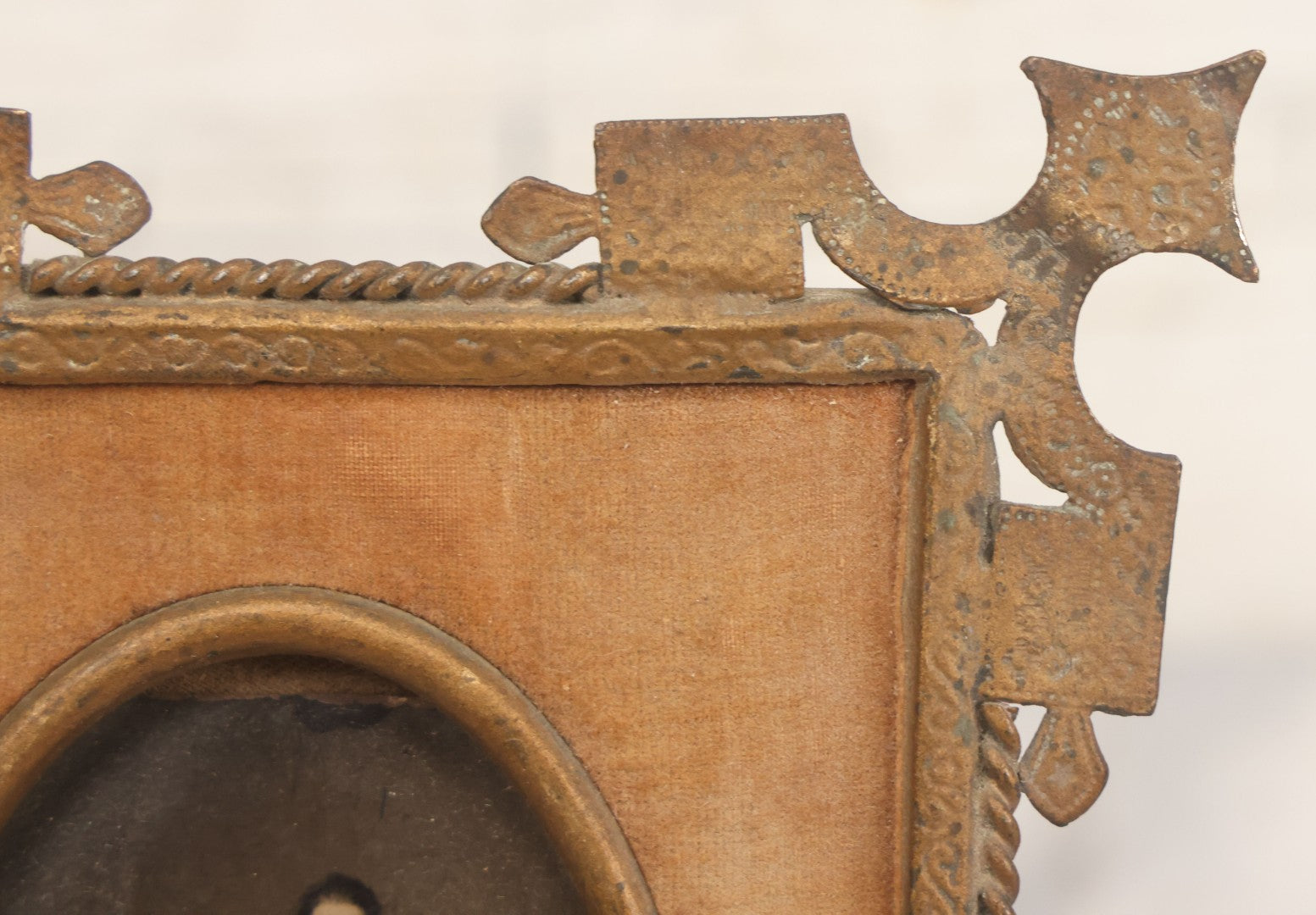 Lot 038 - Antique Cut Brass Frame Tintype Photo Frame With Orange Velvet Surround, Including Tintype Of Two Women And Man, As Found, With Wire Kick Stand, 5-5/8" x 7"