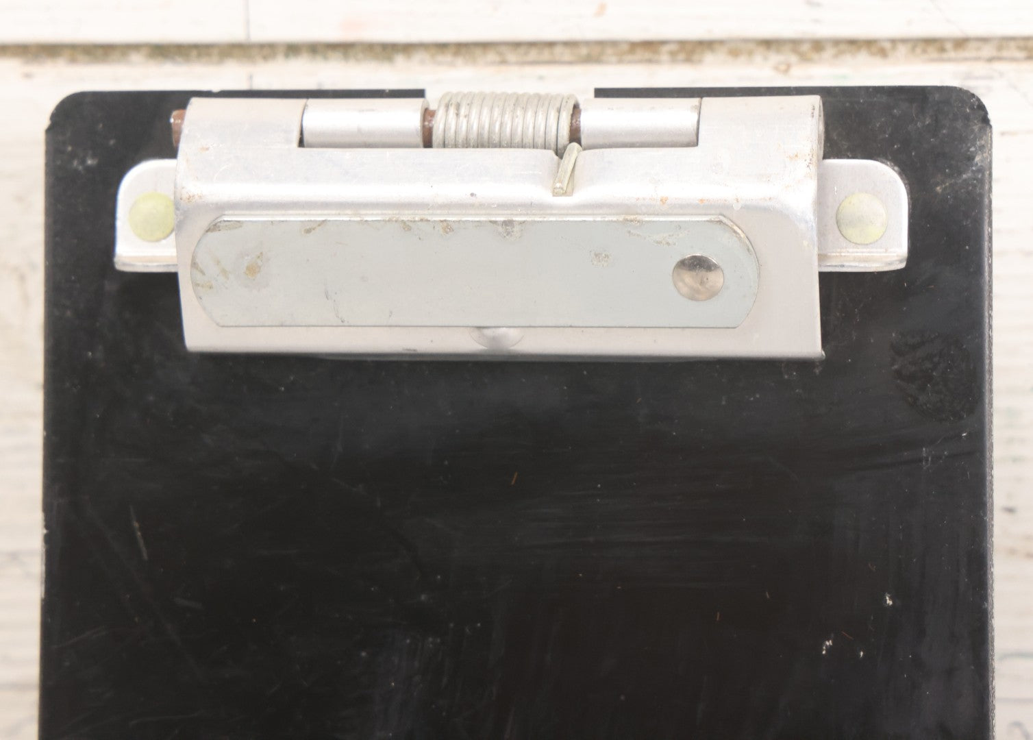 Lot 048 - Vintage "Pilot's Pal" Metal Clipboard With Ergonomic Design And Thigh Strap For Pilot Use, Made In Manitowoc, Wisconsin