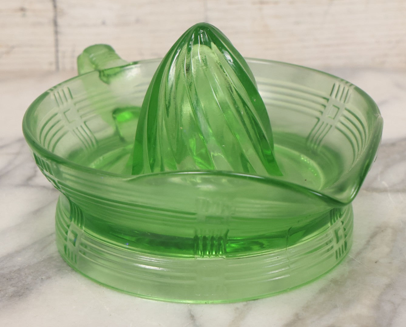 Lot 080 - Vintage Uranium Glass Juicer Citrus Reamer With Handle, Glows Under Black Light