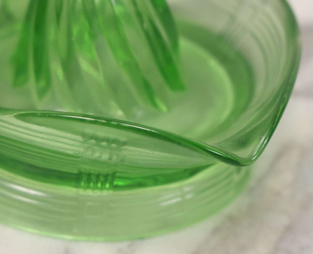 Lot 080 - Vintage Uranium Glass Juicer Citrus Reamer With Handle, Glows Under Black Light