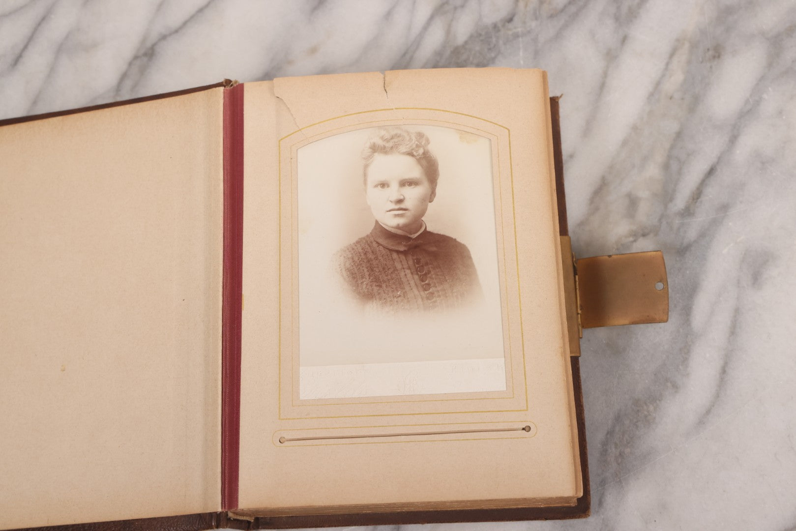 Lot 089 - Antique Leather Cabinet Card Photo Album With Engraved Metal Clasp "Bertha", Containing 6 Cabinet Card And 67 Carte De Visite C.D.V. Photos