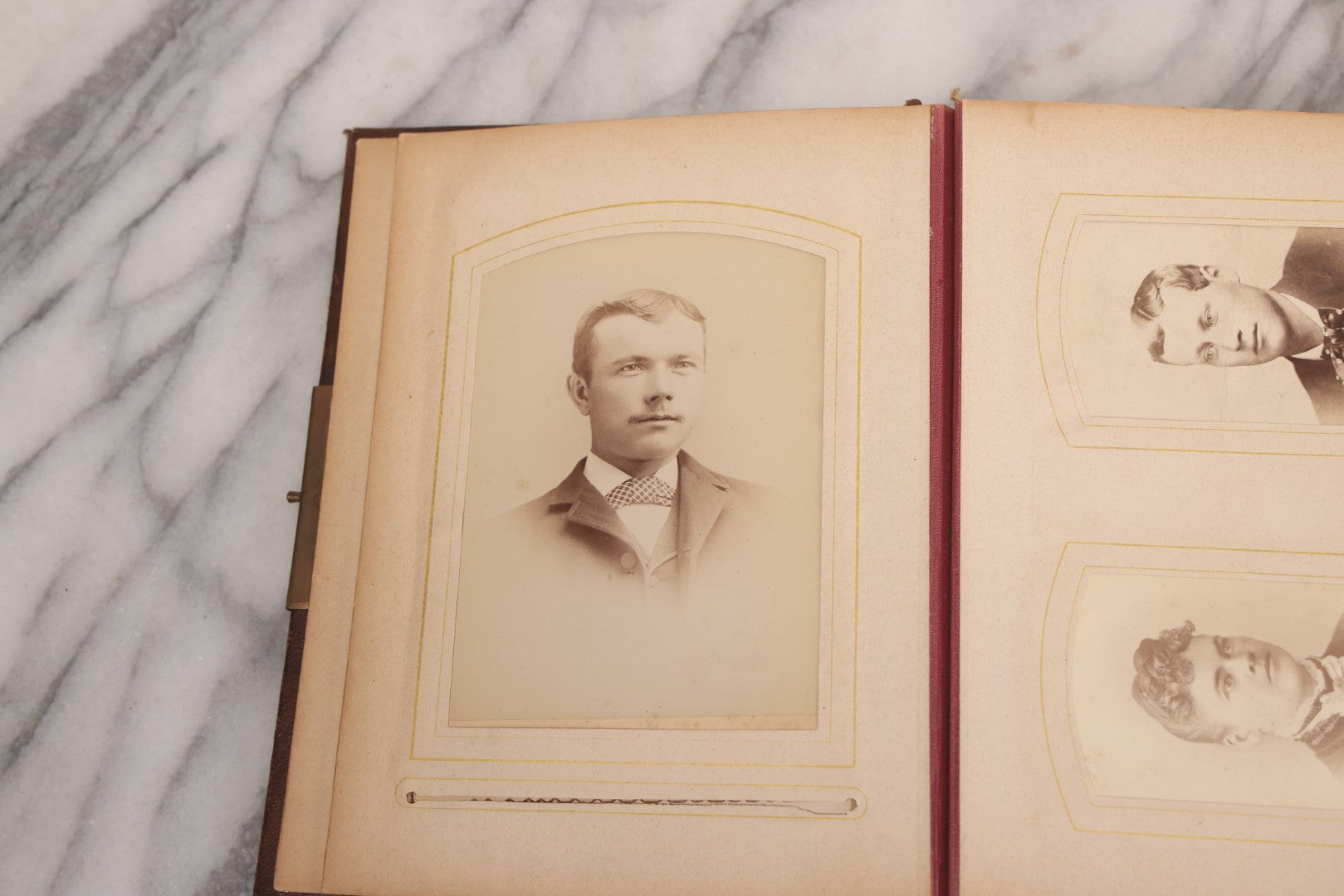 Lot 089 - Antique Leather Cabinet Card Photo Album With Engraved Metal Clasp "Bertha", Containing 6 Cabinet Card And 67 Carte De Visite C.D.V. Photos
