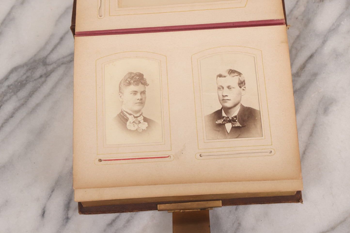 Lot 089 - Antique Leather Cabinet Card Photo Album With Engraved Metal Clasp "Bertha", Containing 6 Cabinet Card And 67 Carte De Visite C.D.V. Photos