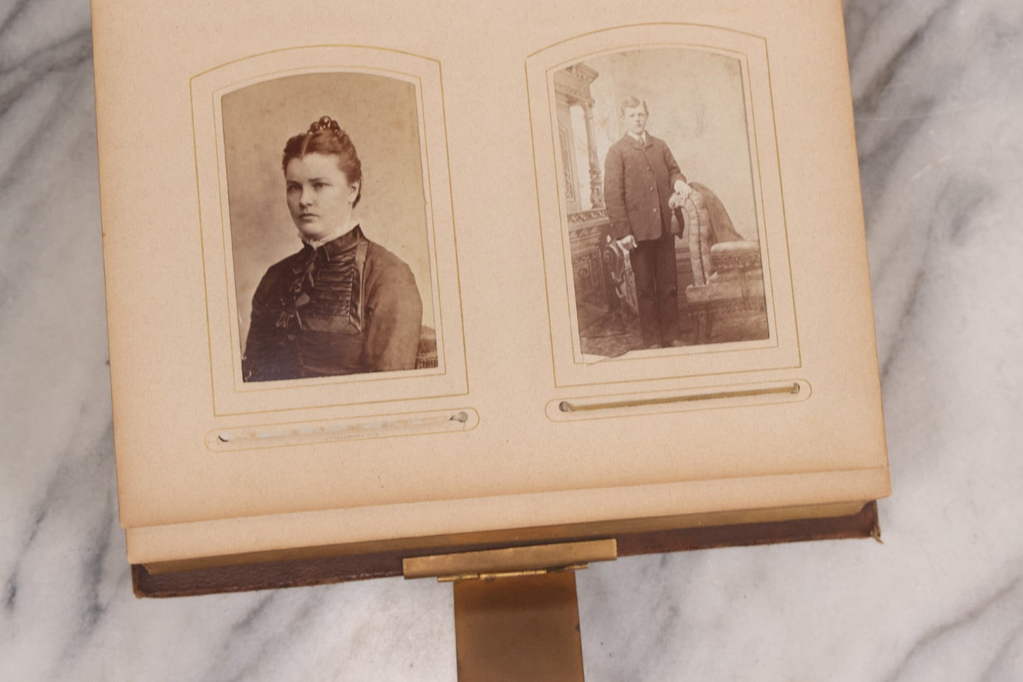 Lot 089 - Antique Leather Cabinet Card Photo Album With Engraved Metal Clasp "Bertha", Containing 6 Cabinet Card And 67 Carte De Visite C.D.V. Photos