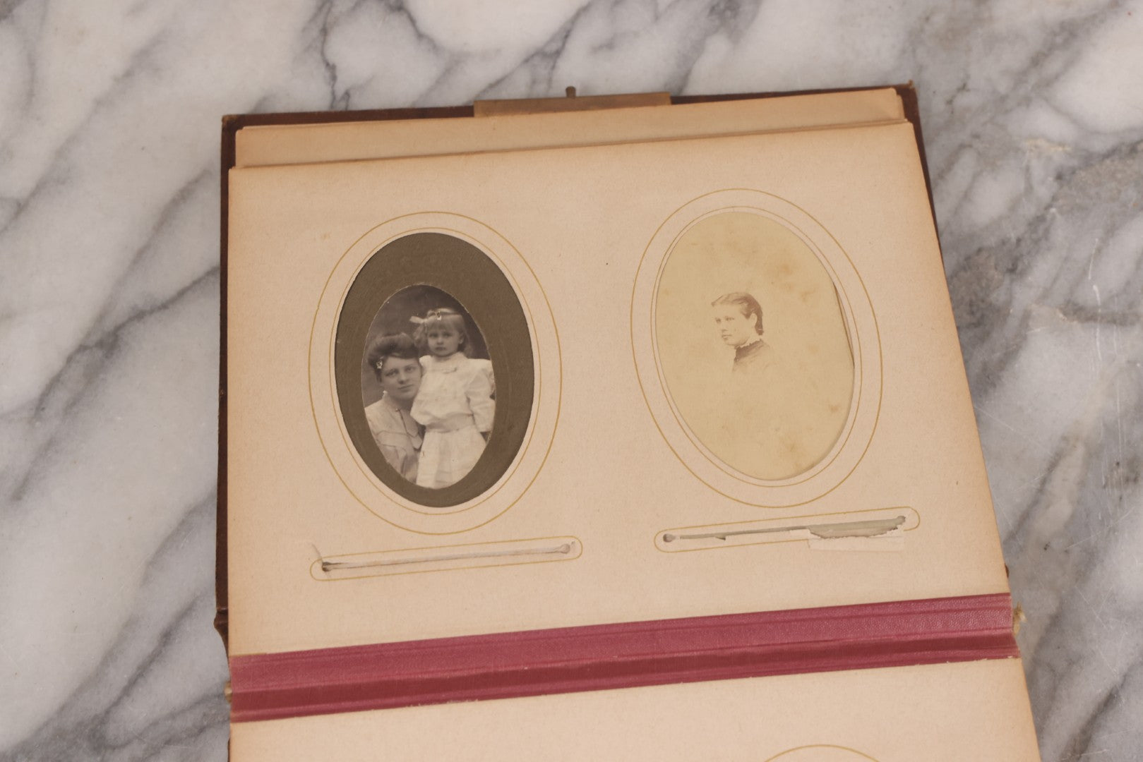 Lot 089 - Antique Leather Cabinet Card Photo Album With Engraved Metal Clasp "Bertha", Containing 6 Cabinet Card And 67 Carte De Visite C.D.V. Photos