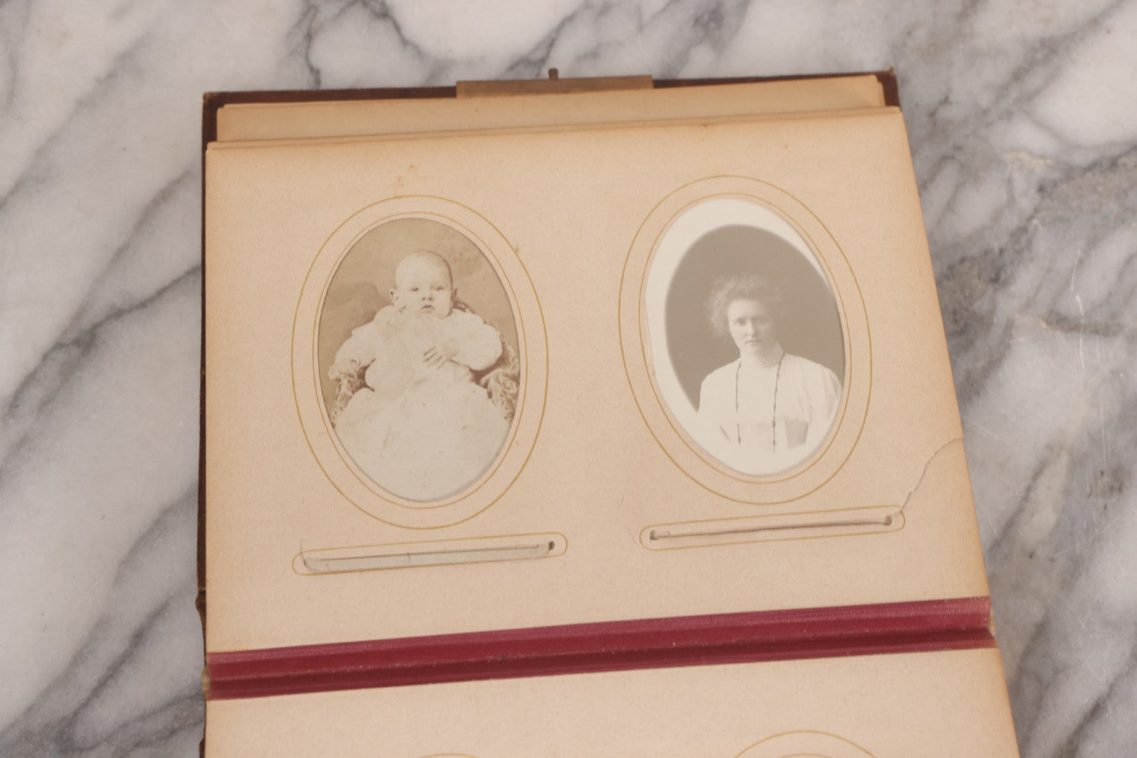 Lot 089 - Antique Leather Cabinet Card Photo Album With Engraved Metal Clasp "Bertha", Containing 6 Cabinet Card And 67 Carte De Visite C.D.V. Photos