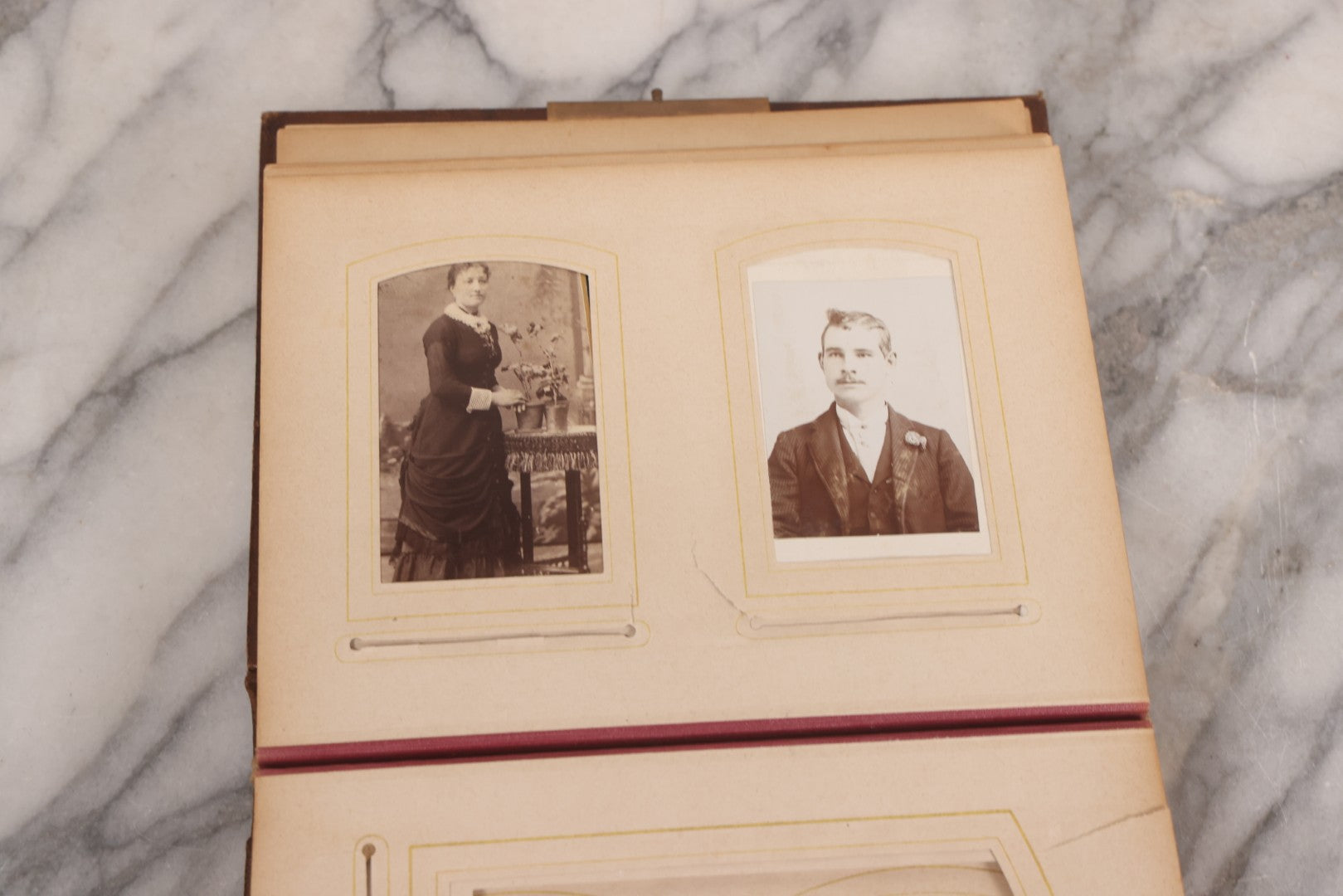 Lot 089 - Antique Leather Cabinet Card Photo Album With Engraved Metal Clasp "Bertha", Containing 6 Cabinet Card And 67 Carte De Visite C.D.V. Photos