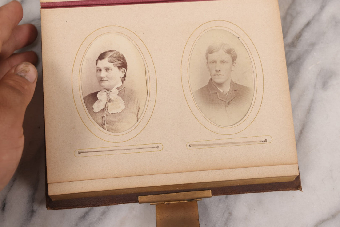 Lot 089 - Antique Leather Cabinet Card Photo Album With Engraved Metal Clasp "Bertha", Containing 6 Cabinet Card And 67 Carte De Visite C.D.V. Photos