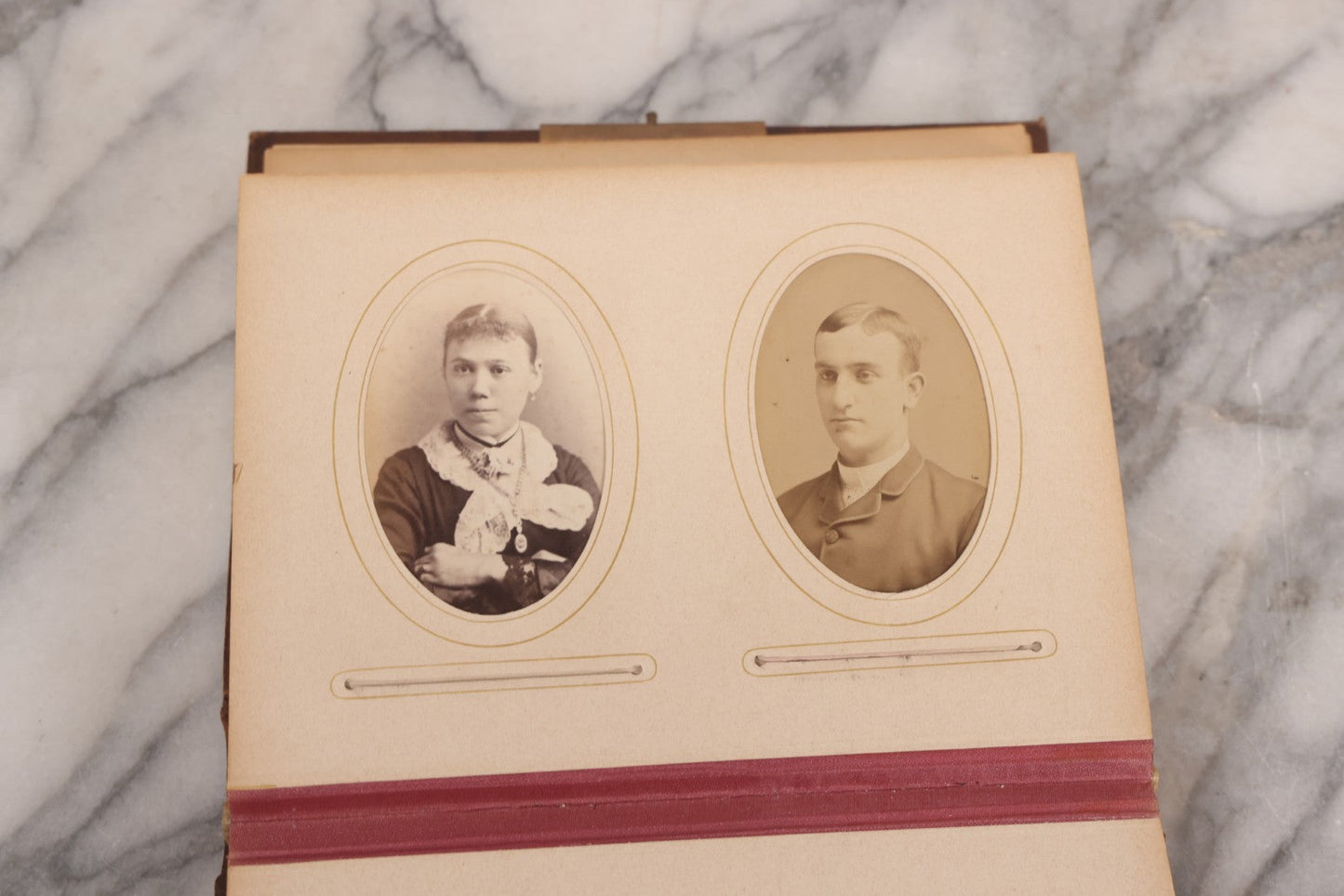 Lot 089 - Antique Leather Cabinet Card Photo Album With Engraved Metal Clasp "Bertha", Containing 6 Cabinet Card And 67 Carte De Visite C.D.V. Photos