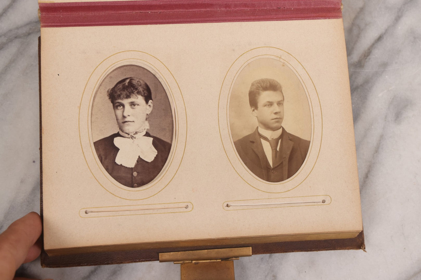 Lot 089 - Antique Leather Cabinet Card Photo Album With Engraved Metal Clasp "Bertha", Containing 6 Cabinet Card And 67 Carte De Visite C.D.V. Photos