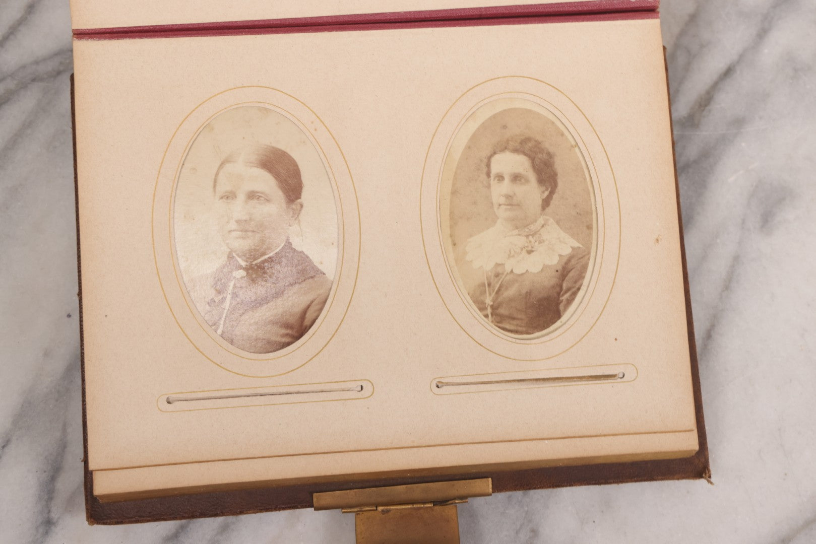 Lot 089 - Antique Leather Cabinet Card Photo Album With Engraved Metal Clasp "Bertha", Containing 6 Cabinet Card And 67 Carte De Visite C.D.V. Photos